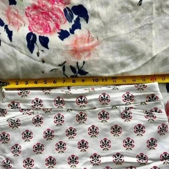 Croft and‎ Barrow Women's Easy Pull On Skort Medium - Picture 7 of 8